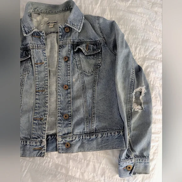 GAP Denim Jean Jacket Medium Wash Distressed Look - Cotton - Picture 5 of 9